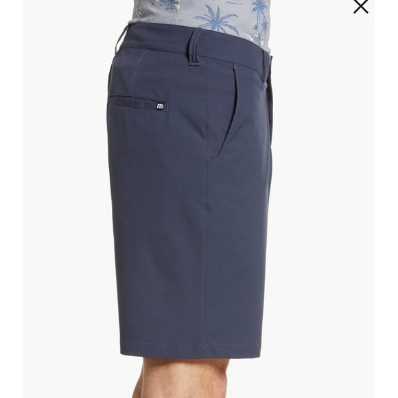 Travis Mathew prestige lifestyle performance shorts - Picture 3 of 9